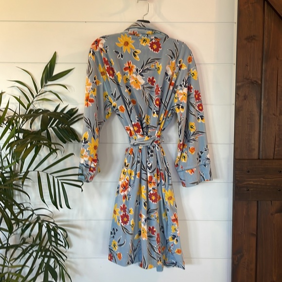 WORLD MARKET FLORAL VELOUR ROBE ONE SIZE - Picture 7 of 7